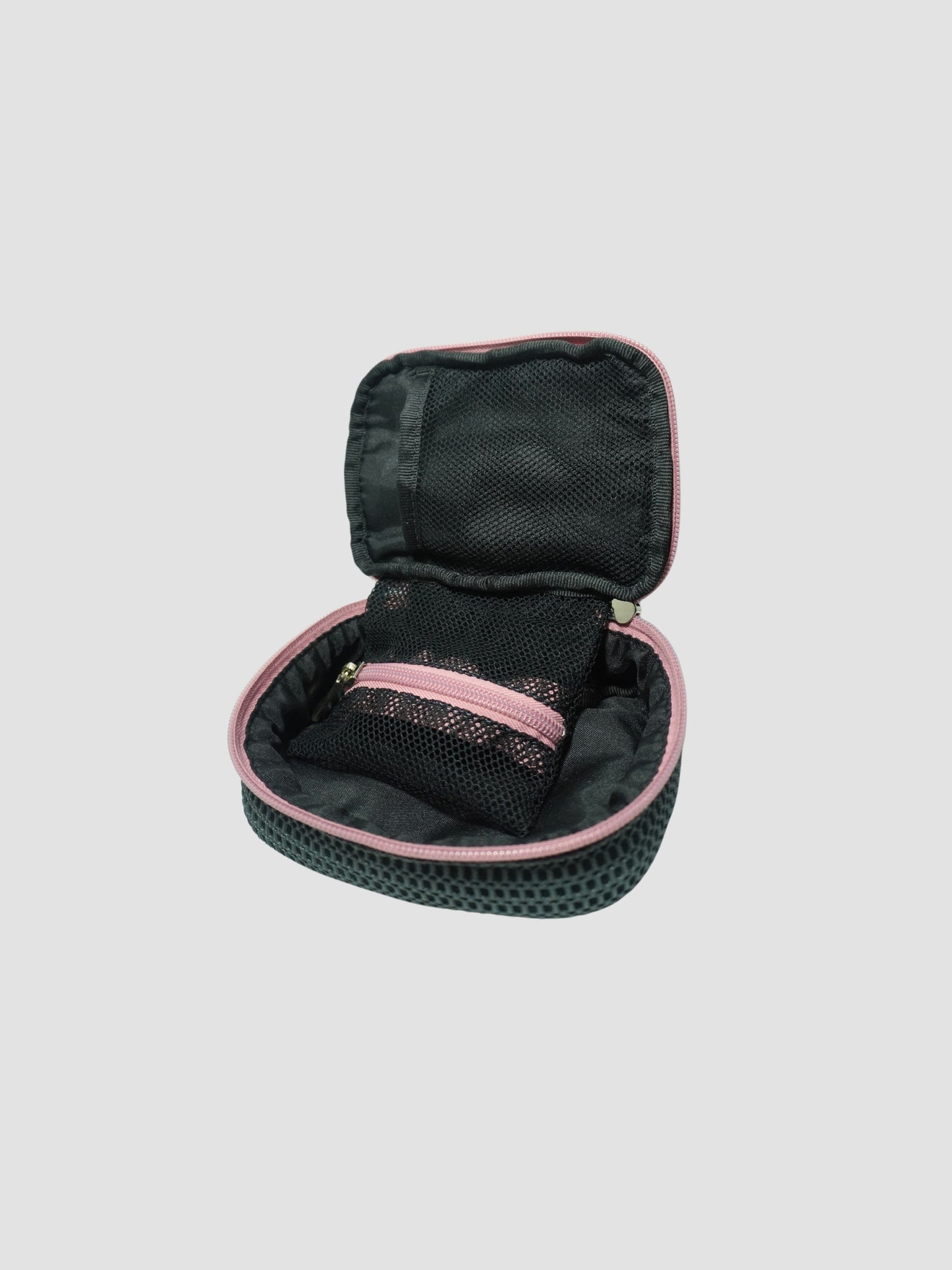 Estuche multiusos es práctico y siempre útil - Negro