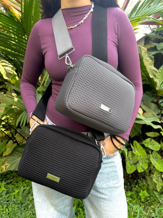 Manos libres ferrari es una versión más ligera y elegante de un infaltable - Azul Oscuro