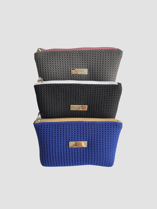 La cosmetiquera Ferrari es compacta con buena capacidad - Negro