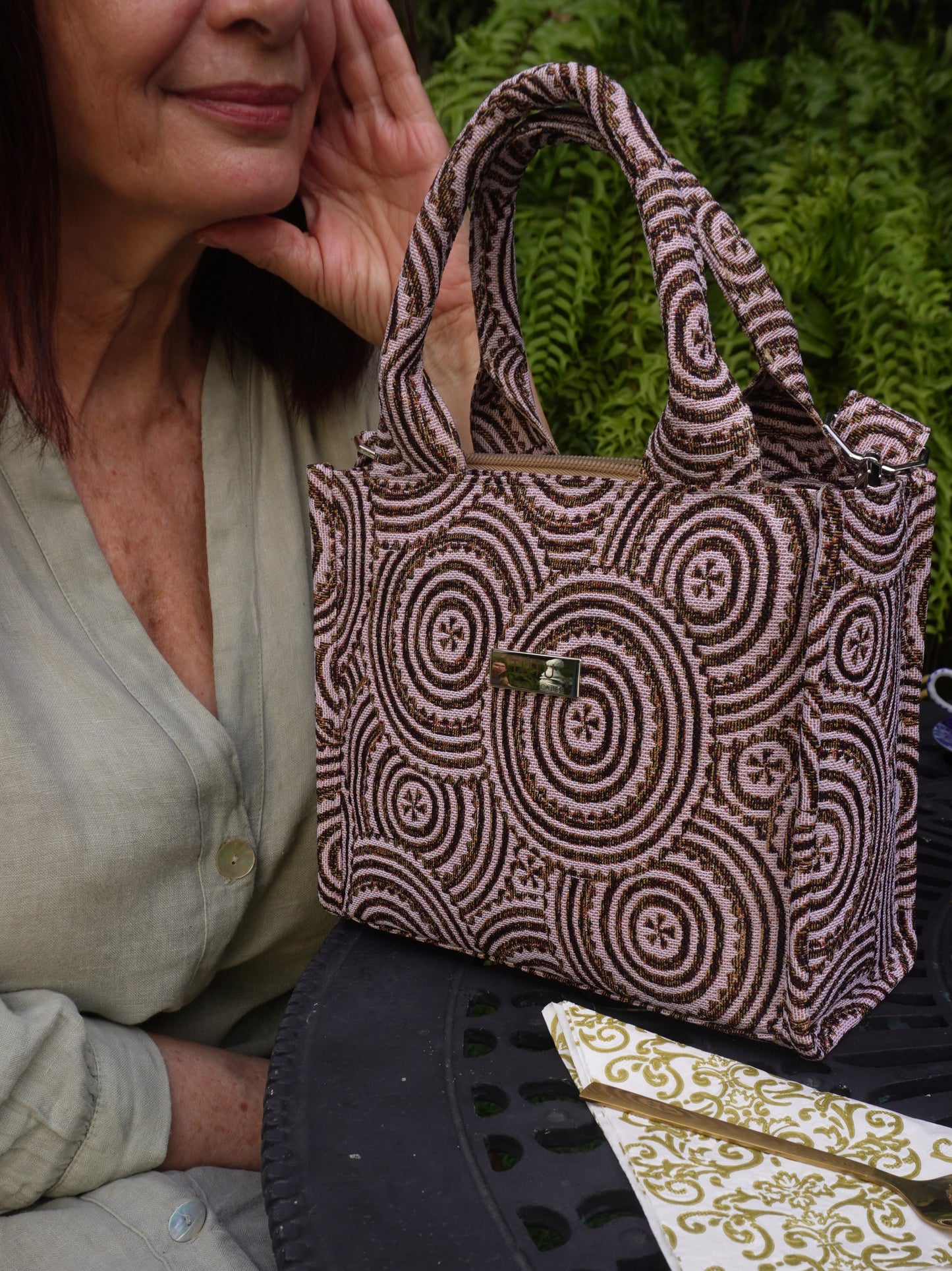 Tote pequeño gobelino con personalidad - Soles