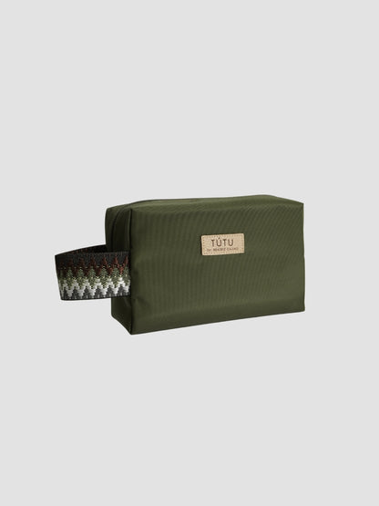 Neceser, tu complemento de viajes - Verde Militar