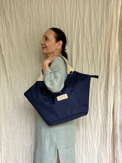 Bolso de hombro standard que entiende tu día - Azul Oscuro