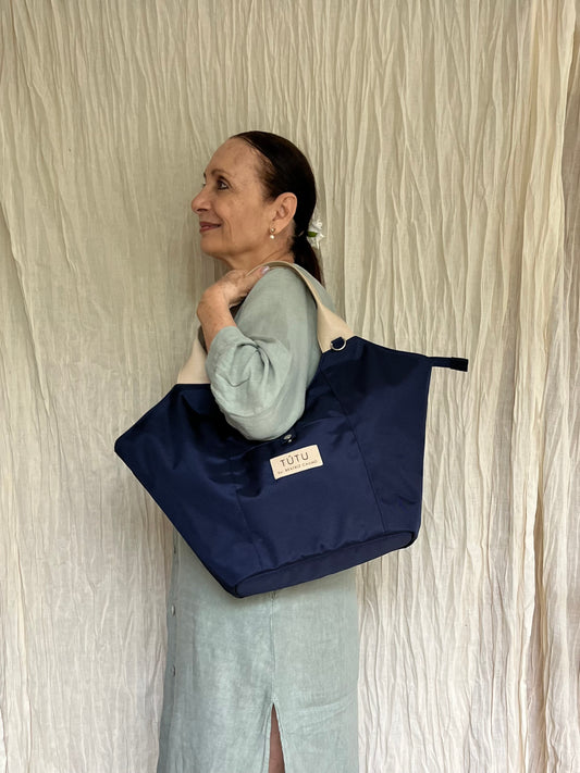 Bolso de hombro standard que entiende tu día - Azul Oscuro