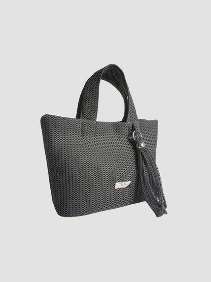Bolso de mano en malla ferrari gris