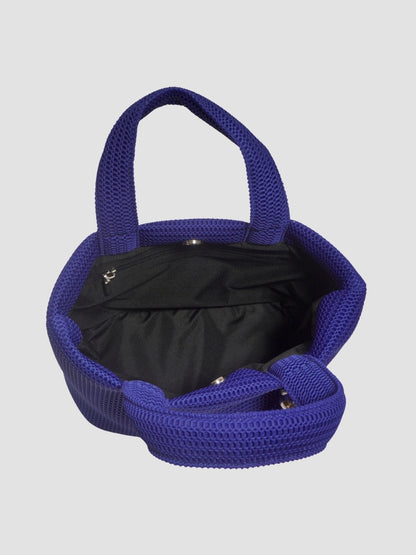 Bolso de mano en malla ferrari gris