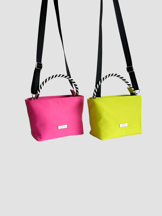 Bolso manos libres petit es formal y minimalista